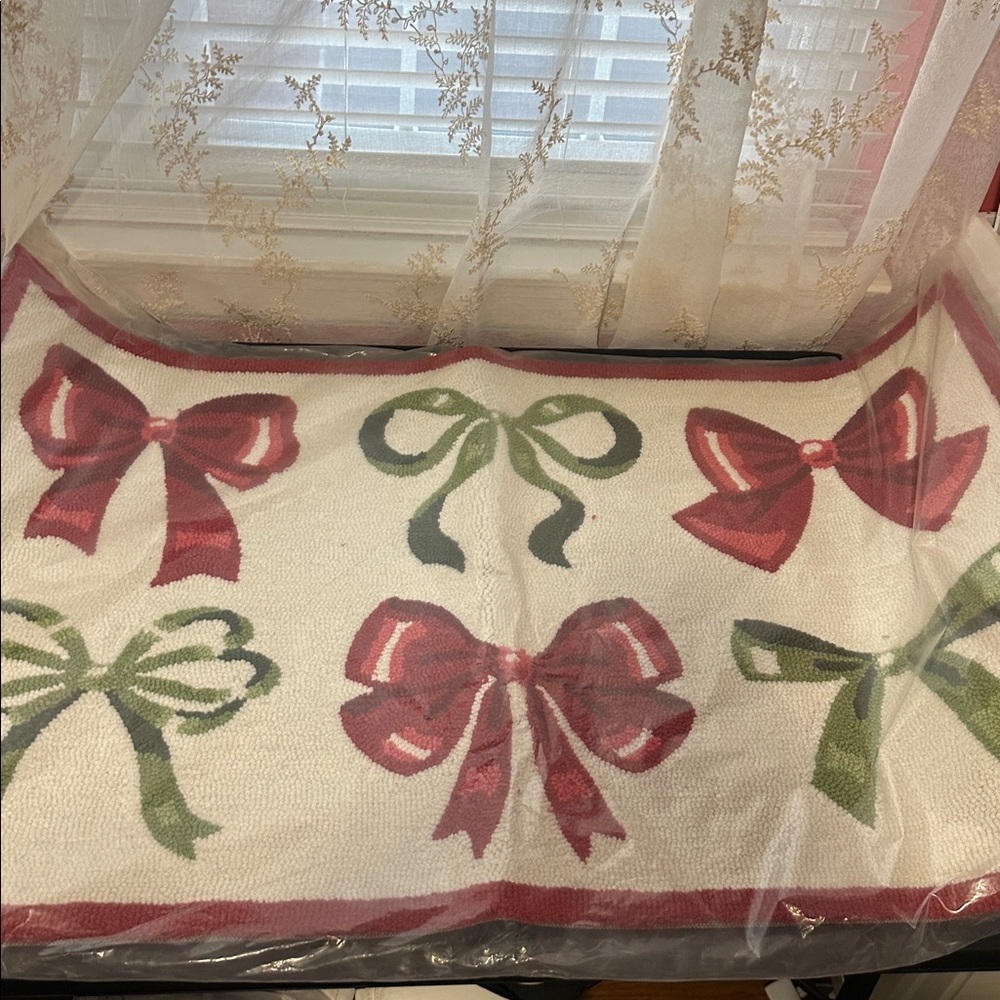 Bows hooked scatter rug 27” x 45”